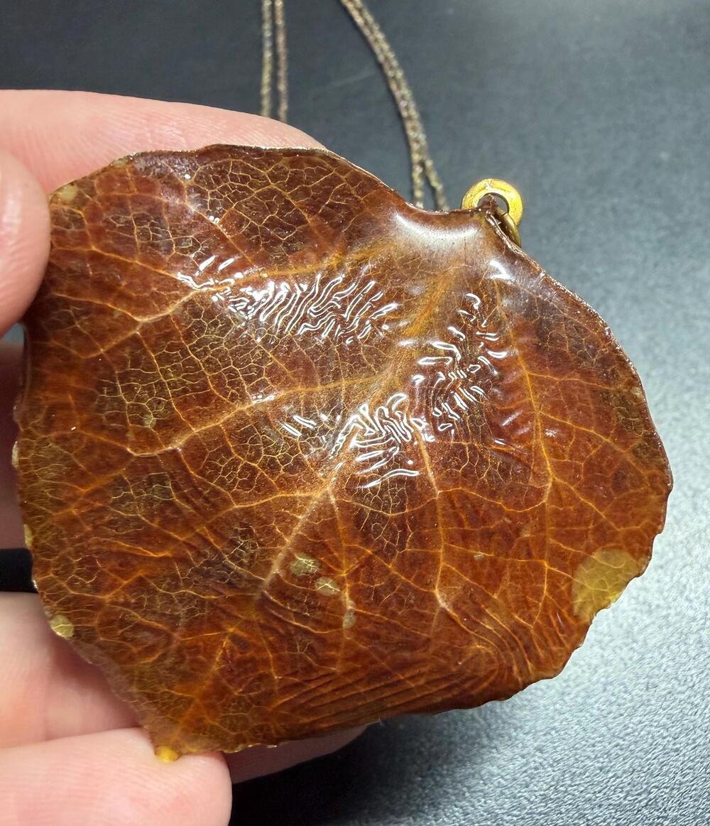 Natural Leaf Pendent Necklace